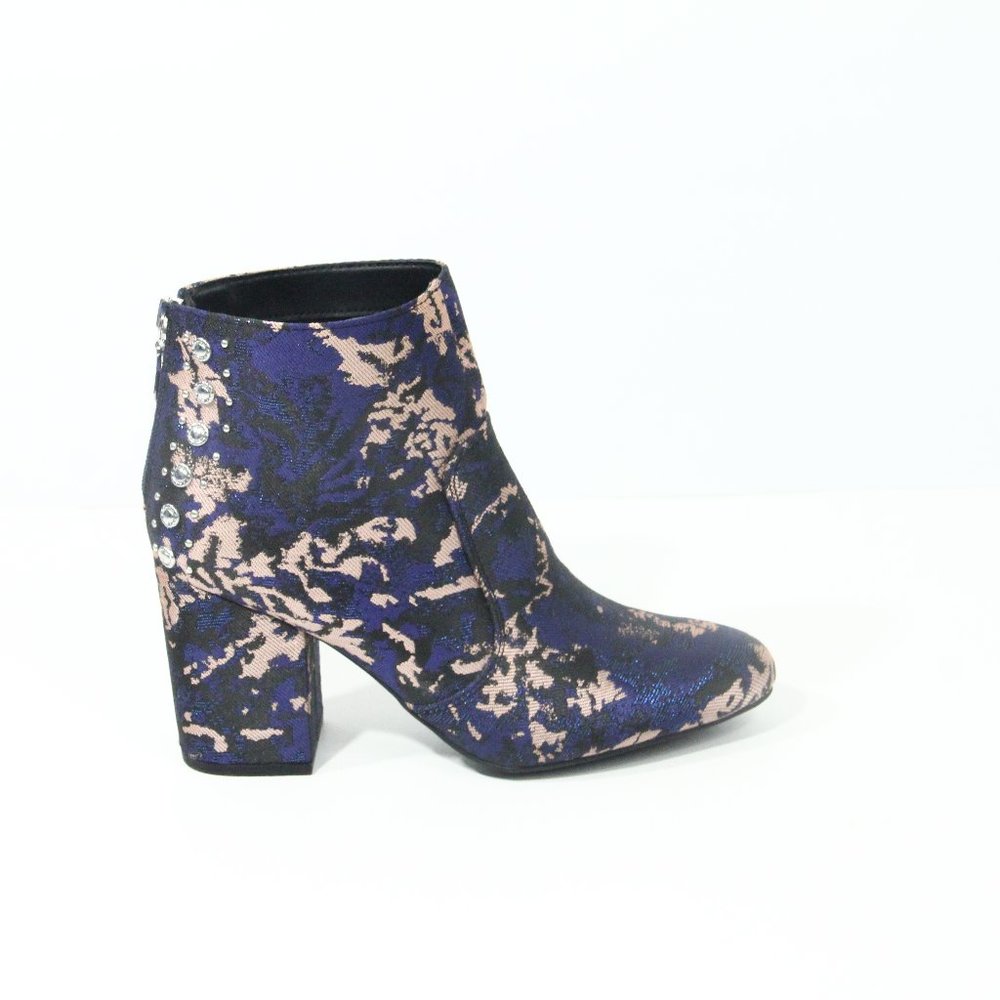 Guess Boots New sz 8 Women Brocade Fashion Bootie Block Heel zip